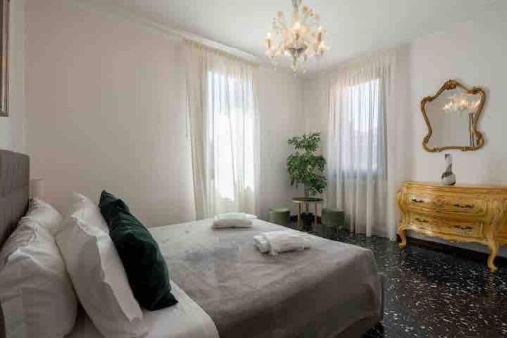 Ca' Pesaro Rooftop Terrace Apartment. Veneza Exterior foto